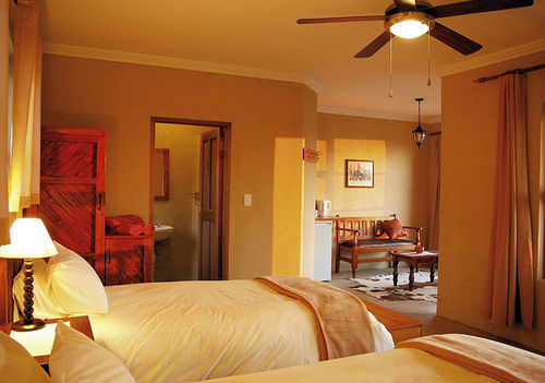 Klein-Aus Vista Desert Horse Inn מראה חיצוני תמונה